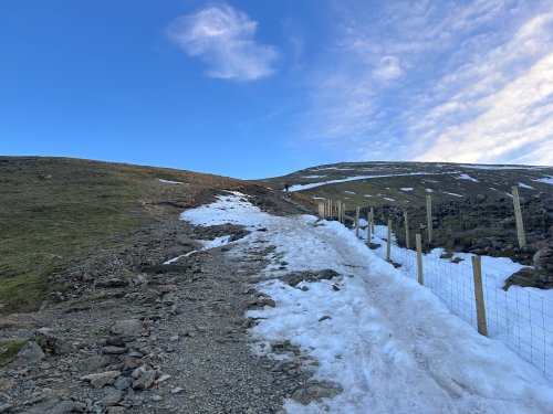 Lletchwith a llithrig o dan Allt Goch